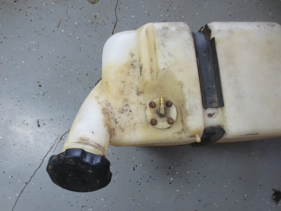 Yamaha Rhino 450 2007 usado OEM pila de tanque de combustible de gasolina Foto 3 de 4