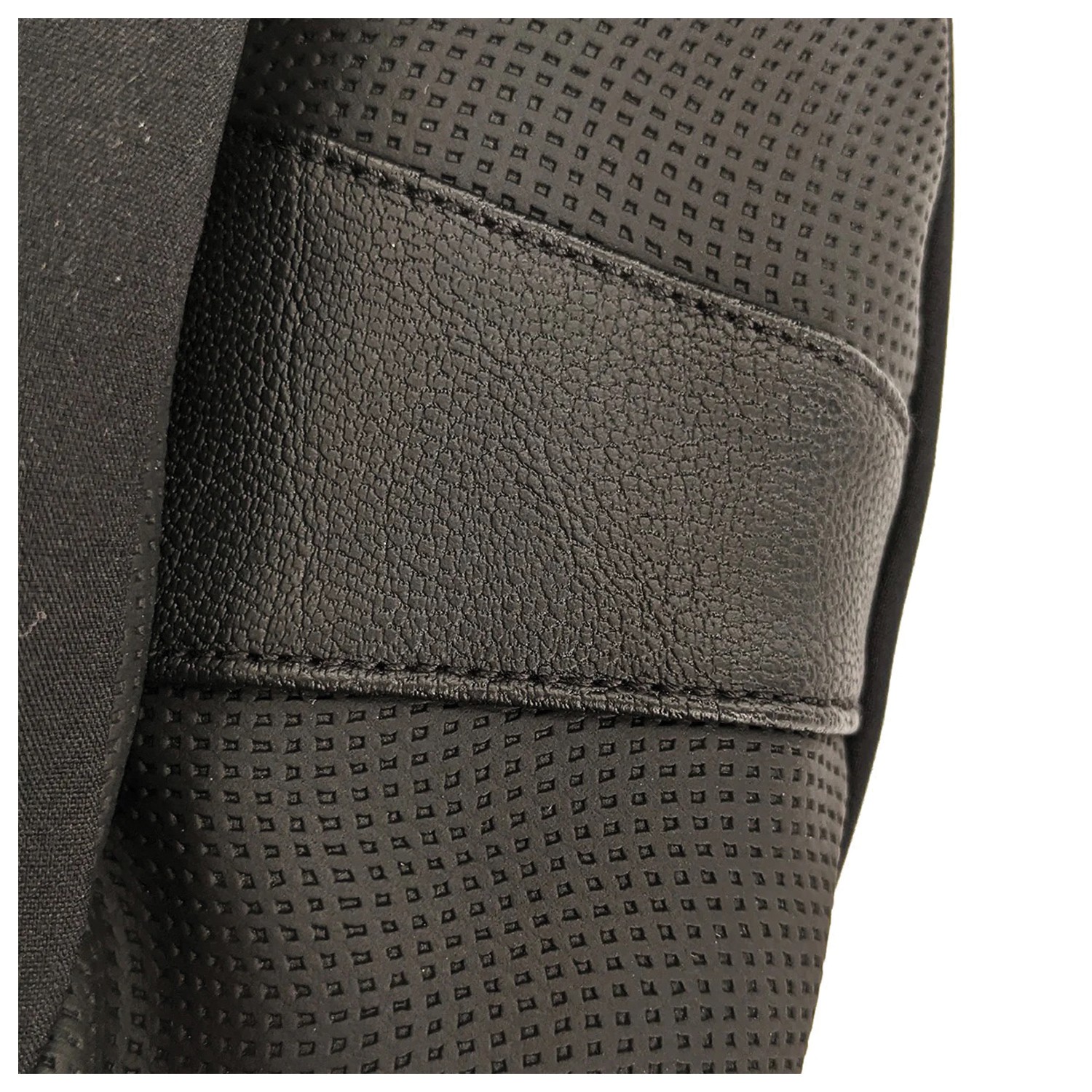 Лыжная варежка CTR Max черного цвета - Размер МаленькийСредний 8490₽