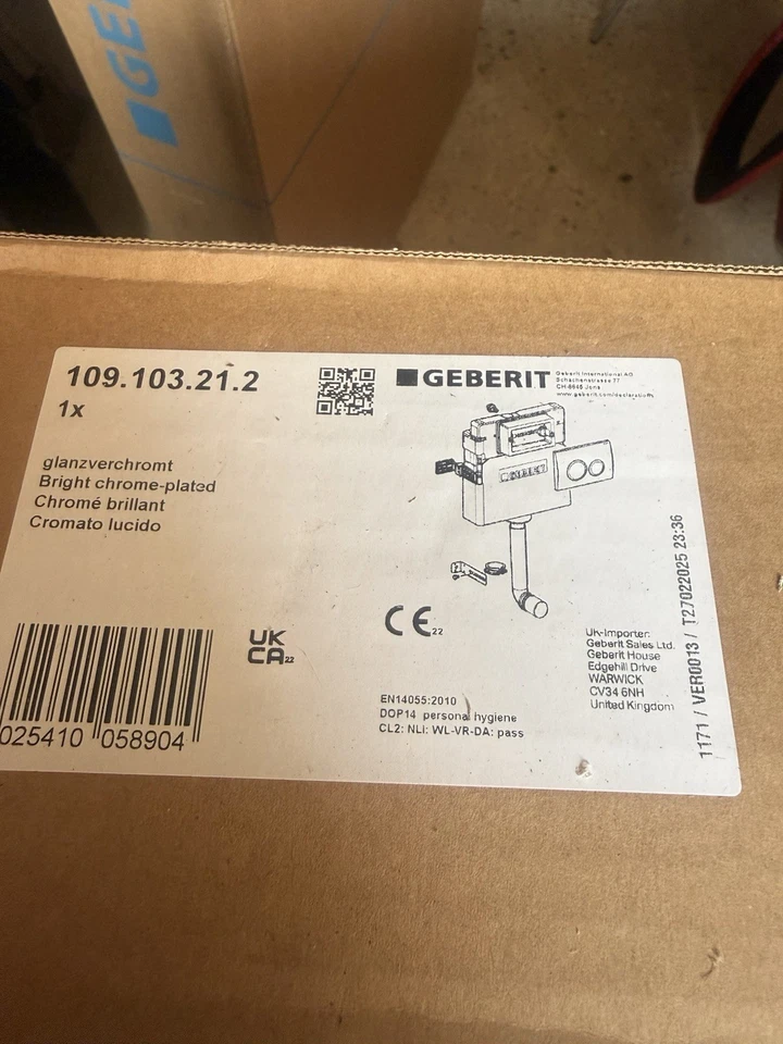 Nueva cisterna oculta Geberit Delta 12 cm con placa de descarga cromada - Imagen 2 de 3