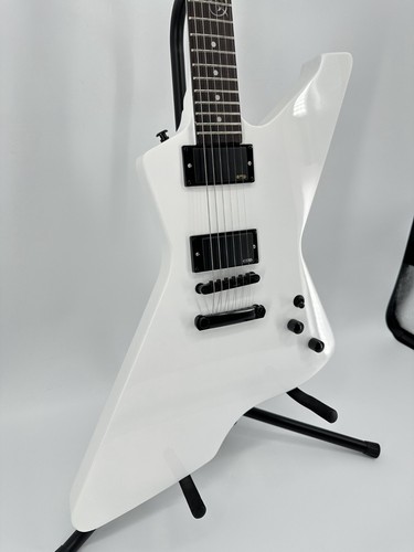 free of duty White Snake Explorer E-Gitarre 2H Tonabnehmer schwarze Hardware - Bild 4 von 8