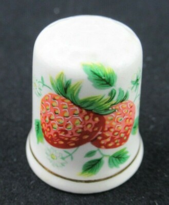 VINTAGE THIMBLE PALISSY.