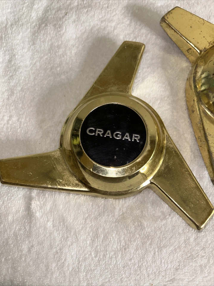 RARO LOTE DE 3 TAPAS SPINNERS KNOCKOFF GENUINO VINTAGE EARLY CRAGAR GOLD CENTER Foto 2 de 4