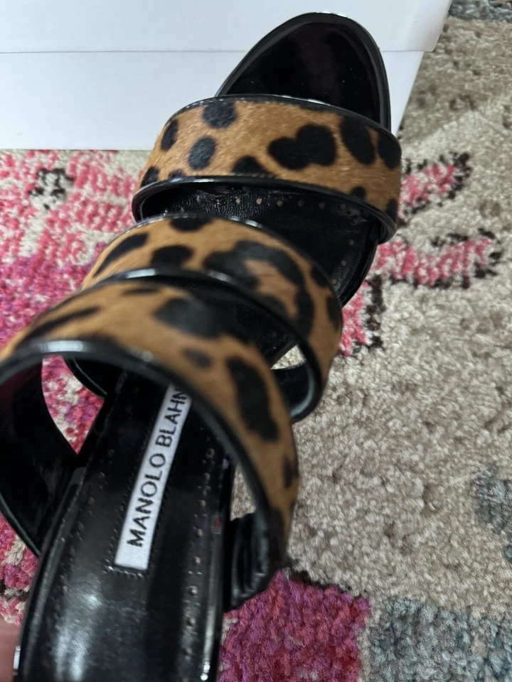Manolo Blahnik Cisto Leopardo Estampado Animal Pelo de becerro Sandalias Tacones Nuevo en Caja Foto 2 de 4