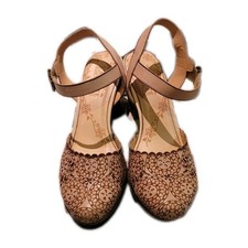 L'Artiste by Spring Step Elioota Pumps