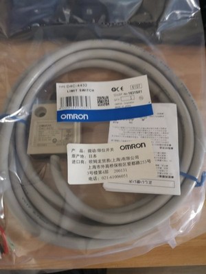 1PCS NEW   D4C-4432 D4C4432 LIMIT SWITCH  FREE SHIP #vn