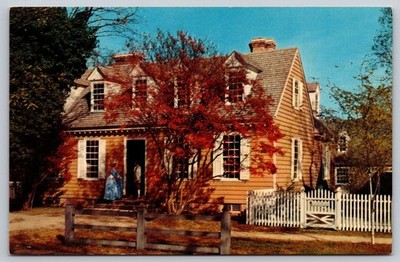 Postcard Virginia Williamsburg Brush-Everard House Built in 1717 Vintage c1950s