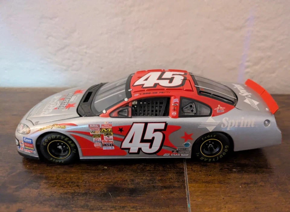 Dodge Intrepid Nascar 2002 Kyle Petty #45 Sprint Charity Ride Acoss America Foto 4 de 4