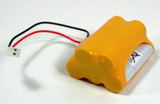 Q-BATTERIES Akku Pack 6V Funkgeräteakku mit Molex Stecker Ni-Cd 5 Mignon AA Zellen