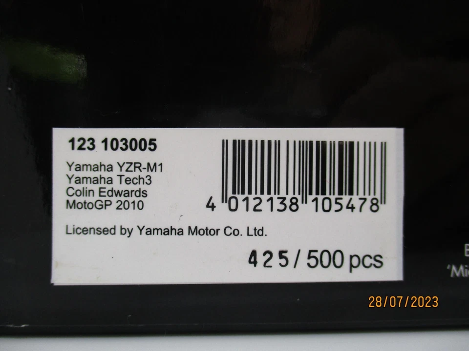 YAMAHA YZR-M1, #5, Colin Edwards, 2010 MotoGP, L.E. No. 425/500 Stk./pcs.!!! - Bild 4 von 4