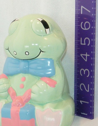 Vintage 1991 ARTMARK Green Frog w/ Gift . Piggy Bank . For Baby / Child's Room - Picture 11 of 12