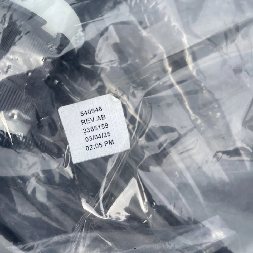 Vertiv 540946 14' Molex 240 vac AC Cord L6-30p NEW Hubbell Twist Lock Emerson - Image 2 of 4