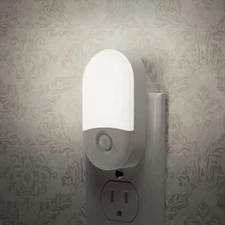 LOHAS Night Lights Plug into Wall [𝟮 𝙋𝙖𝙘𝙠], Auto Dusk 2 Pack, Daylight 