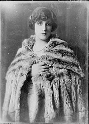 Photo:Jane Cowl Portrait Photograph 1917 Fur Cloak Actress