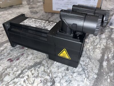 NEW LENZE MCS 06F41LRS0B0-B11N-ST5S00N-R2SU SERVO MOTOR
