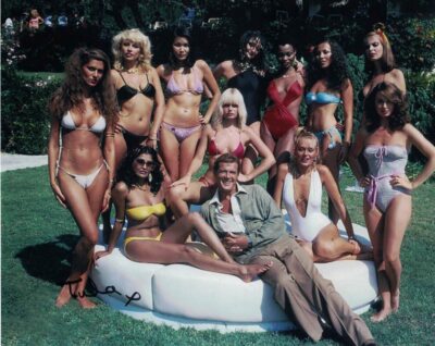 TULA / CAROLINE COSSEY - Pool Girl in For Your Eyes Only - James Bond - handsigniert