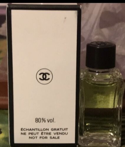 Chanel #19 4 ML EDT Vintage Mini - Picture 2 of 3