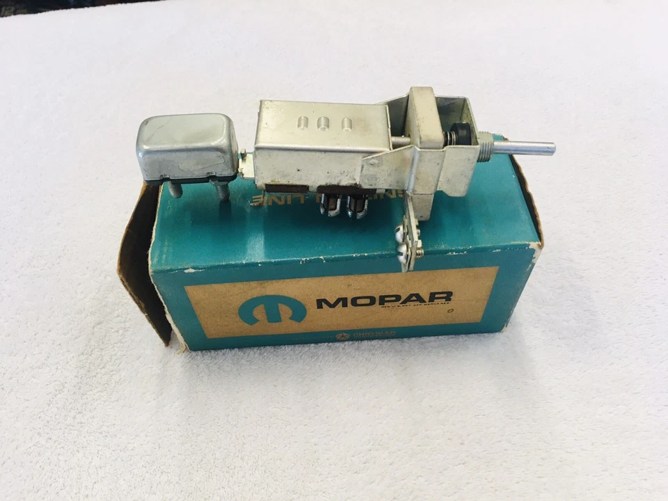 Nuevo de Lote Antiguo 1954 1955 1956 Dodge Truck Serie C Faro Interruptor MoPar 1566101 Foto 2 de 4