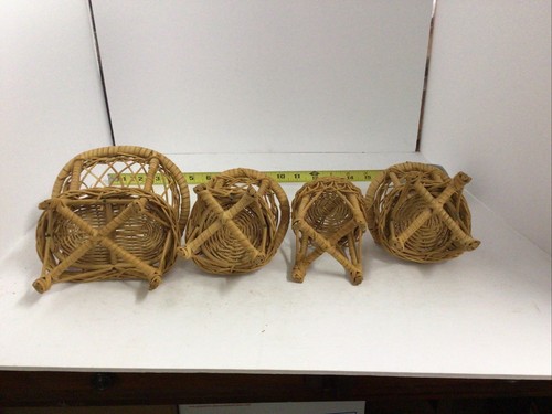 GUC Vintage Wicker Outdoor Patio Set Dollhouse Furniture 4 Pieces Table Chairs - Picture 5 of 5