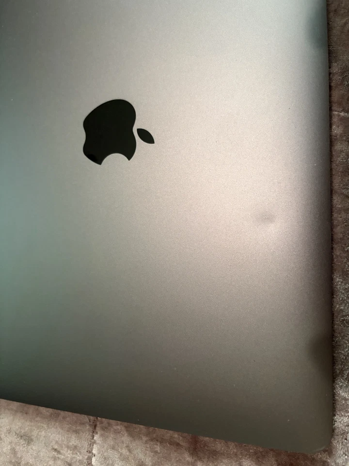 Apple MacBook Retina 12-inch Early 2015 1.1 GHz Intel Core M, 8GB RAM, 256GB - Image 4 of 4