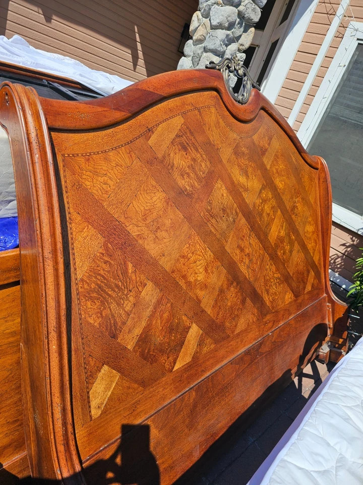 Used Thomasville king size sleigh bed frame - Image 4 of 4