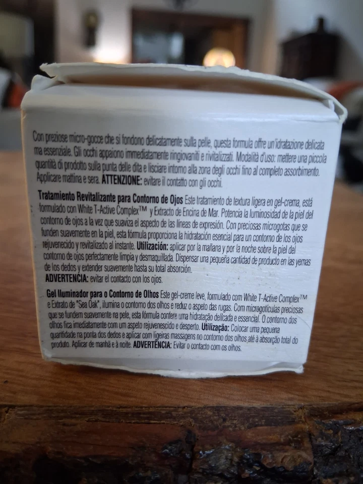 Elizabeth Arden • 白茶 • 皮肤解决方案 • 亮白眼霜 • 15 毫升 • 全新带盒 — 第 3/4 张图片