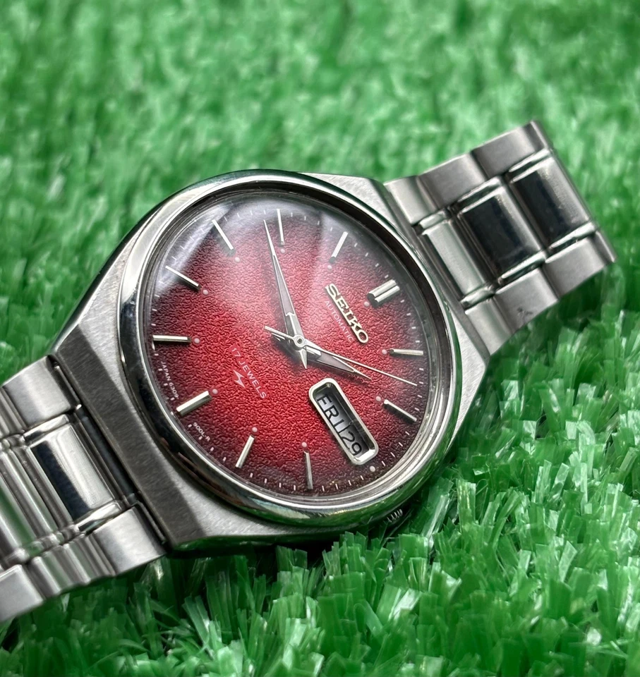 Vintage Seiko 5 Automatic || Red Dial || Men's Vintage Watch || 17 Jewels - Image 4 of 4