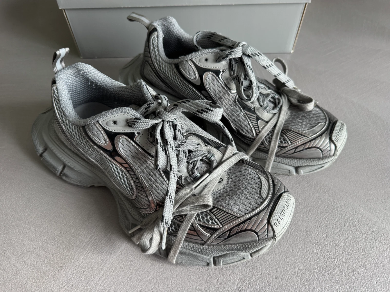Balenciaga — Balenciaga 3XL Sneakers Grey Silver Size 9UK, 43EU