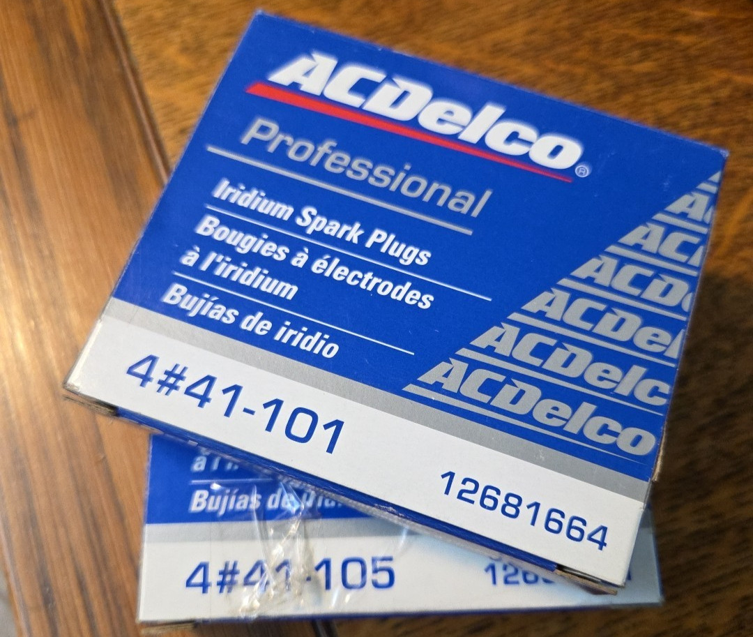 8 Pack GM OEM Spark Plug-Iridium ACDelco 41-101 12681664 New