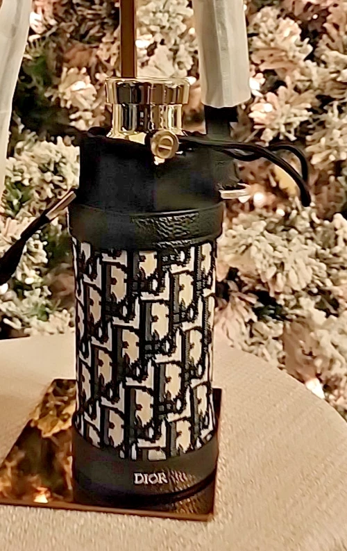 Vaso de botella de agua de acero inoxidable Dior soporte negro limitado regalo VIP novedad GWP Foto 2 de 4