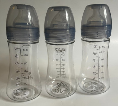 CHICCO ~ PLASTIC 9 Oz. BABY BOTTLE LOT OF 3 ~ with #1 Nipples & Covers