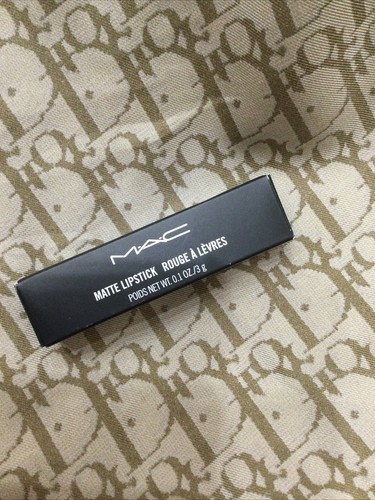 Lápiz labial mate MAC ~VG26 ~ talla completa ~ nuevo en caja - Imagen 1 de 6