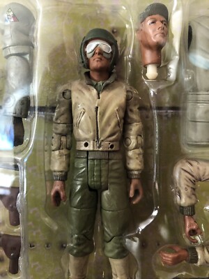 21ST CENTURY TOYS 3 D XTREME DETAIL THE ULTIMATE SOLDIER and WWII