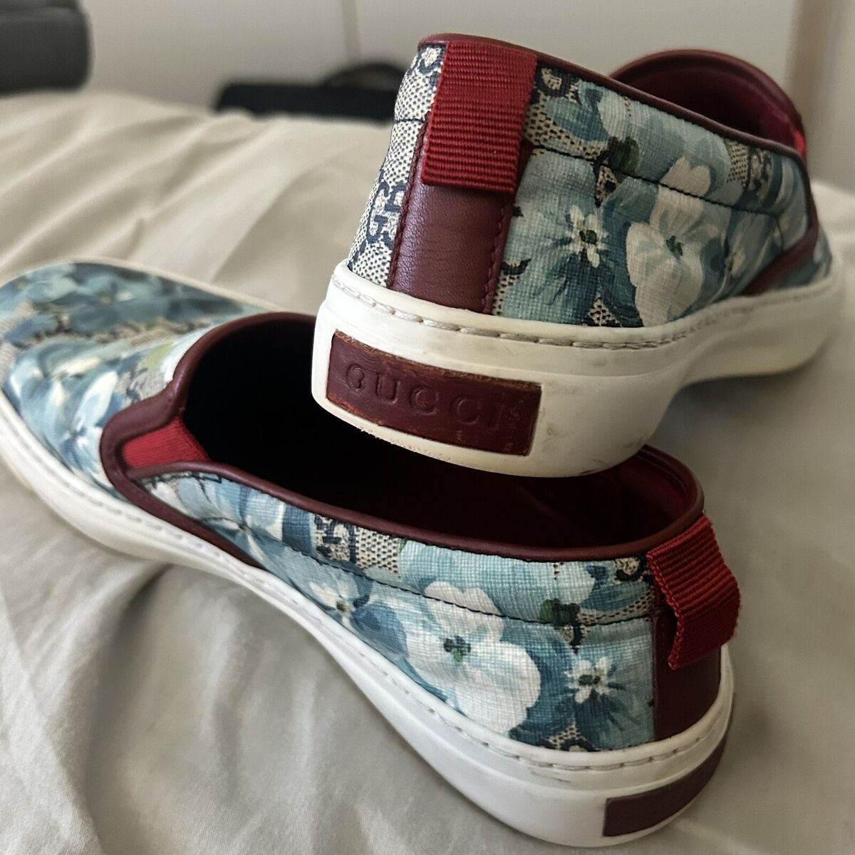 Beautiful GUCCI Supreme GG Blue Bloom Canvas Slip On Flat Beautiful GUCCI Supreme GG Blue Bloom Canvas Slip On Flat