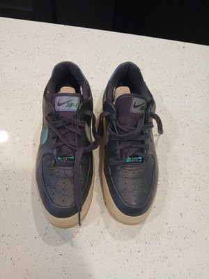 WMNS NIKE AIR FORCE 1 AF1 SAGE LOW LX OIL GREY-WHITE SZ 10 [AR5409-004]