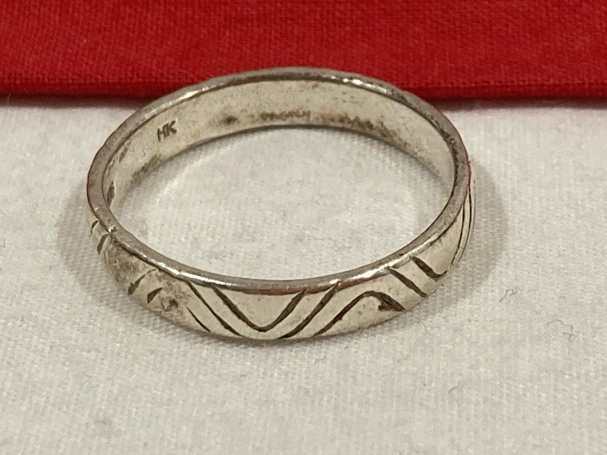 Vintage HK 925 Signed Solid Sterling Silver Etched Design Vintage HK 925 Signed Solid Sterling Silver Etched Design