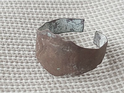 Post Mittelalter Kupferlegierung Ring im Alter beschädigt. Bitte Beschreibung lesen. L137w