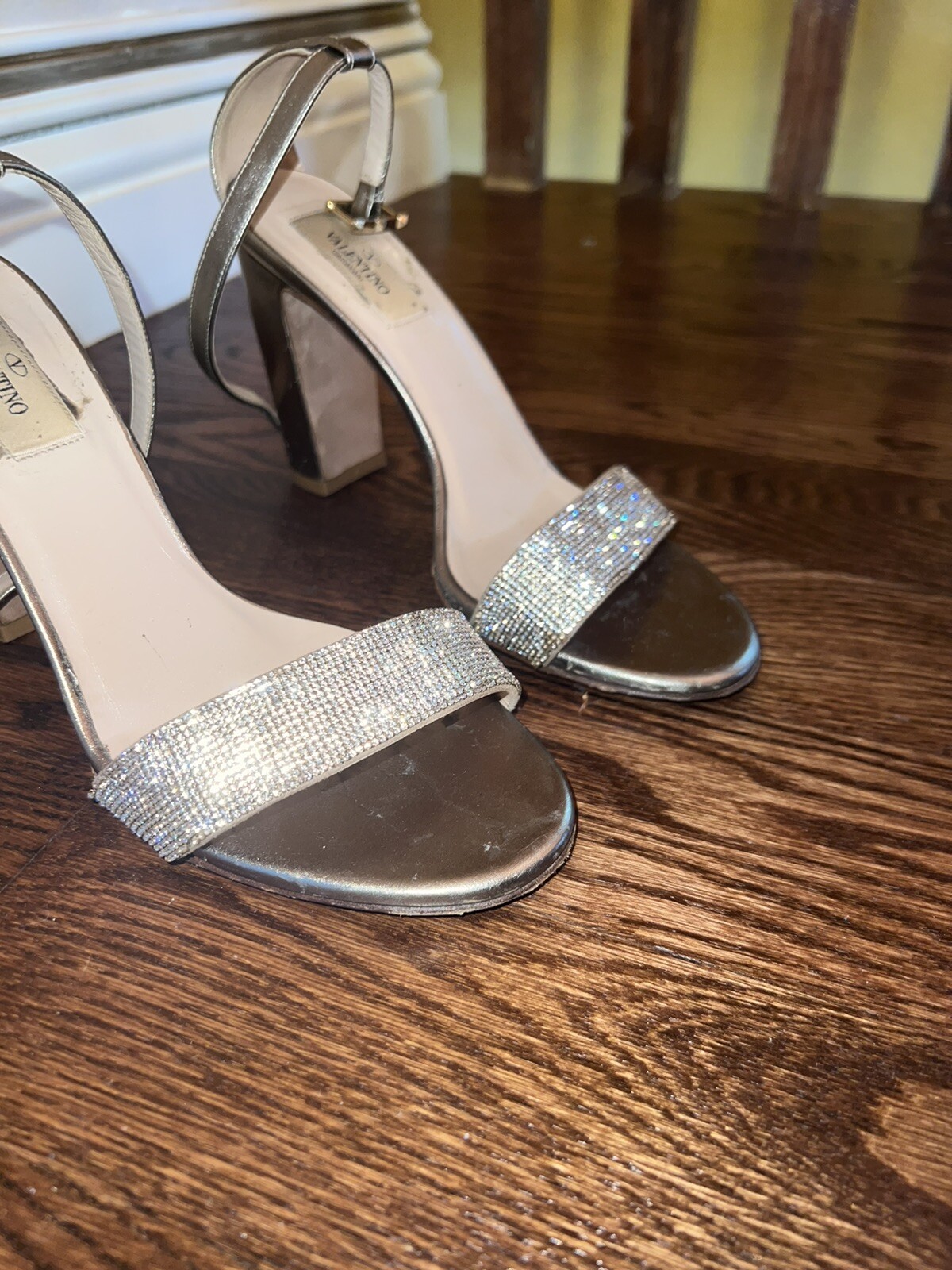 valentino heels 38 - image 4