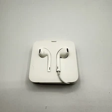 Apple EarPods with Lightning Connector In Ear Canal Headset -White NEW FREE SHIP