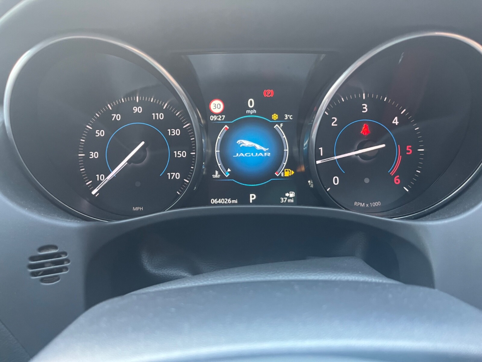 2017 Jaguar XE 180D RSport Black Pack, Panoramic Roof, Heated seats