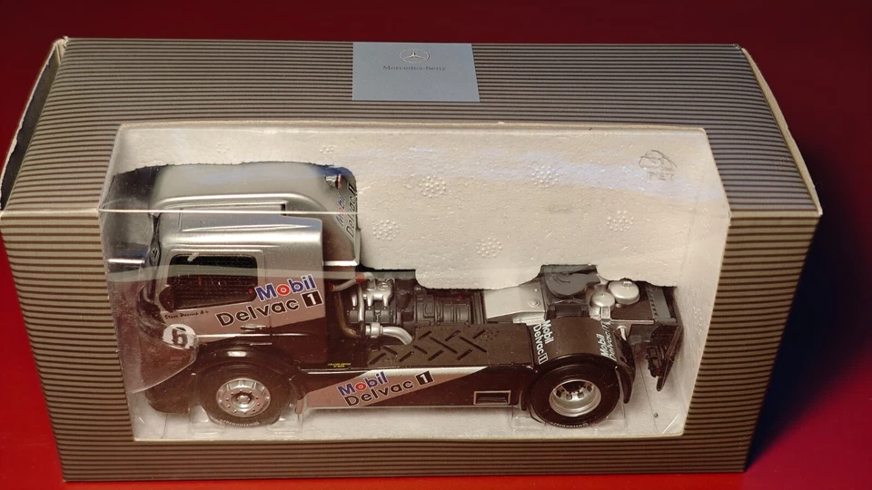 Minichamps 1:43 Mercedes-Benz Actros Racing Truck Steve Parish #6 in OVP