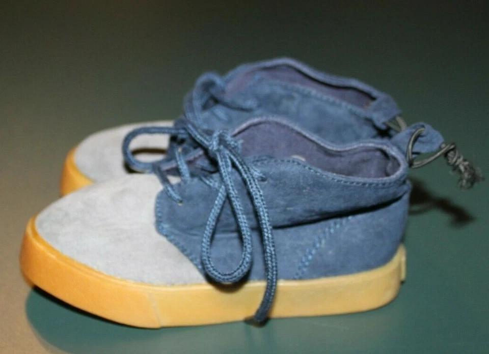 Baby Gap 全新带标签 学步儿童 男孩 7 人造麂皮绒 2 色 登山靴 - 海军蓝和灰色 — 第 2/4 张图片