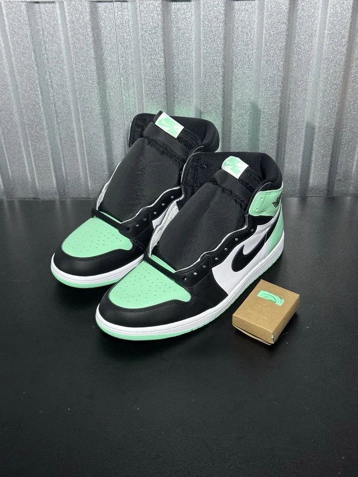 Air Jordan 1 Retro OG Alto Verde Brillo Para Hombre Tallas 11 - 12.5 DZ5485-130 Foto 2 de 4