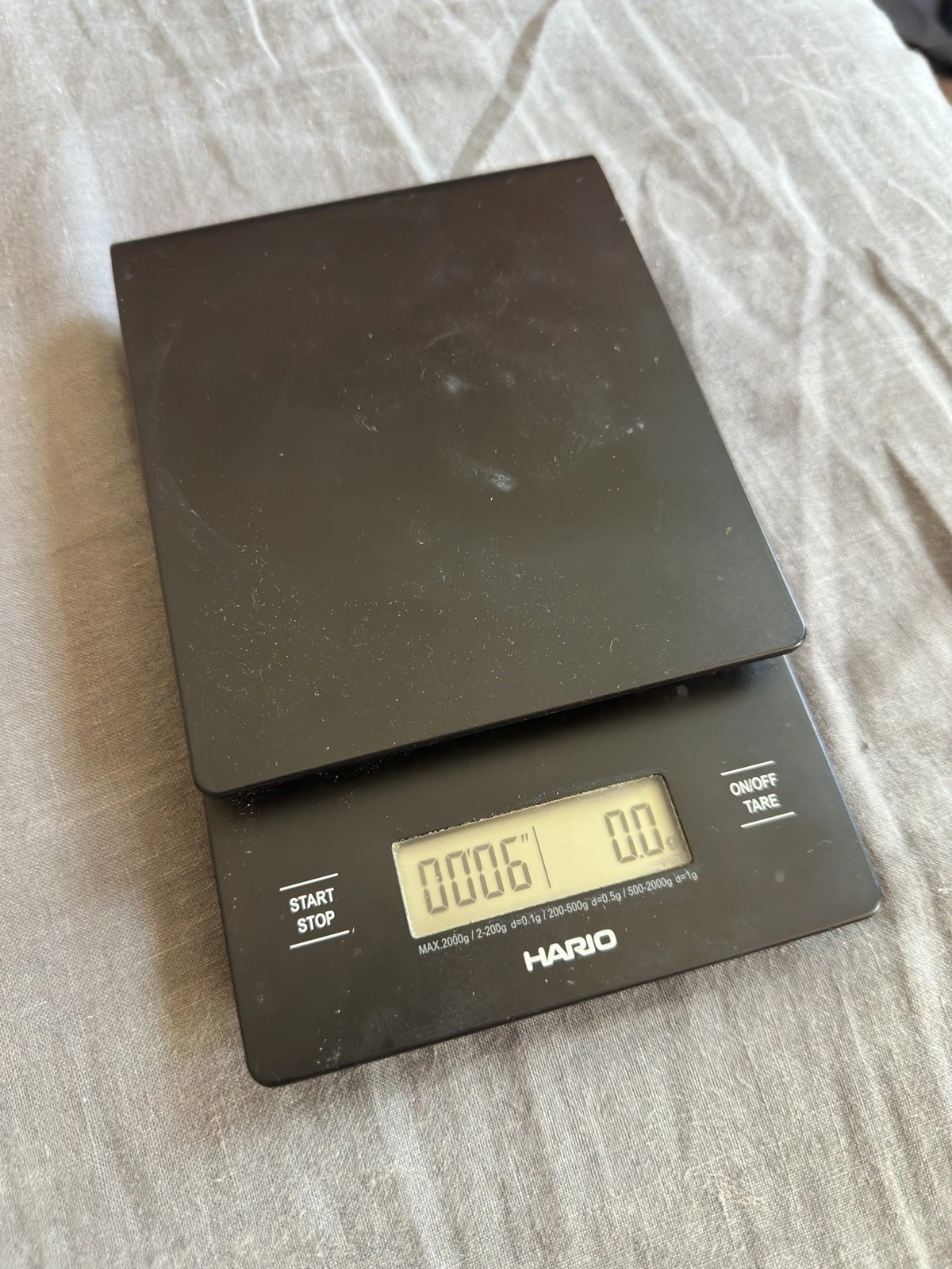 Hario V60 Black Coffee Drip Scale (VST-2000) Working