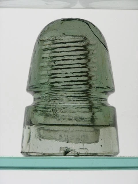 CD 145 [10] California, sage green glass "beehive" insulator, open base bubble - Image 3 of 4