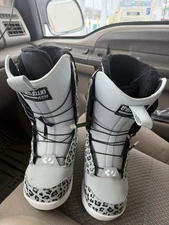 Women's Snowboard Boots Size 7 ThirtyTwo Cheetah Print Black Gray