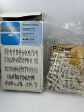 Preiser HO Scale 325 Miniature Unpainted Spectators/Figures, USED