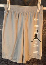 Nike Air Jordan-unisex youth gray shorts size M
