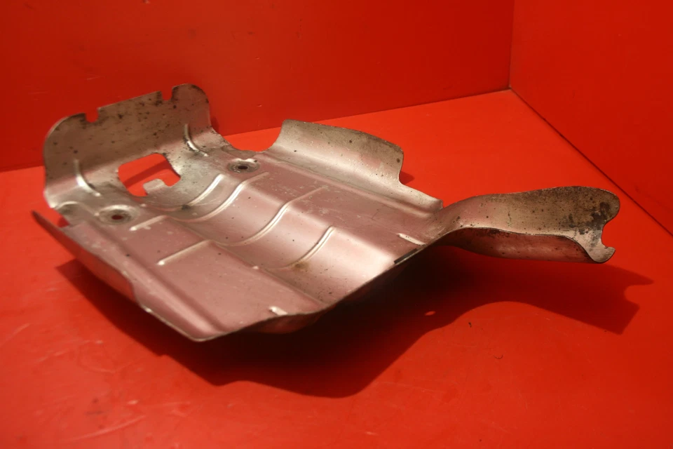 SUZUKI GSR600 GSR 600 UNDER SEAT EXHAUST HEAT SHIELD FAST POSTAGE - Image 3 of 4