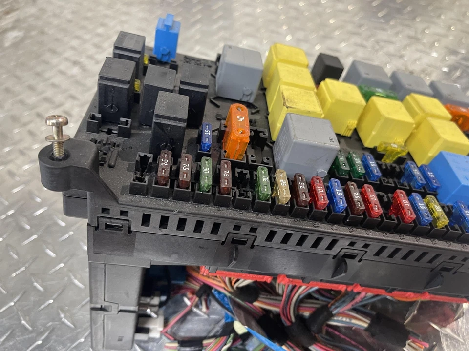 Caja de fusibles motor Mercedes Benz ML55 AMG W163 ML500 1998-2005 con módulo de confort Foto 2 de 4