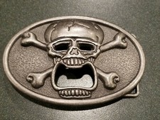 VINTAGE BELT BUCKLE SKULL AND CROSSBONES